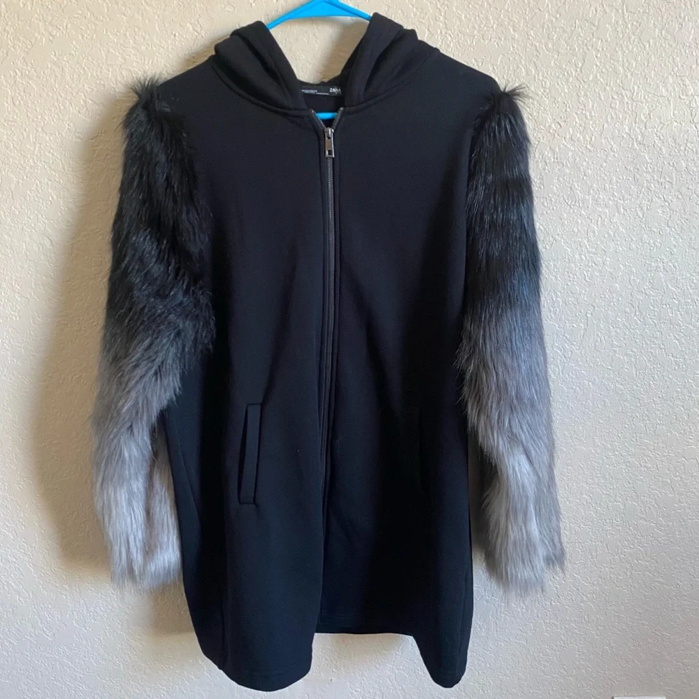 Zara Womens Oversized Hoodie Jacket with Faux Fur Sleeves size S